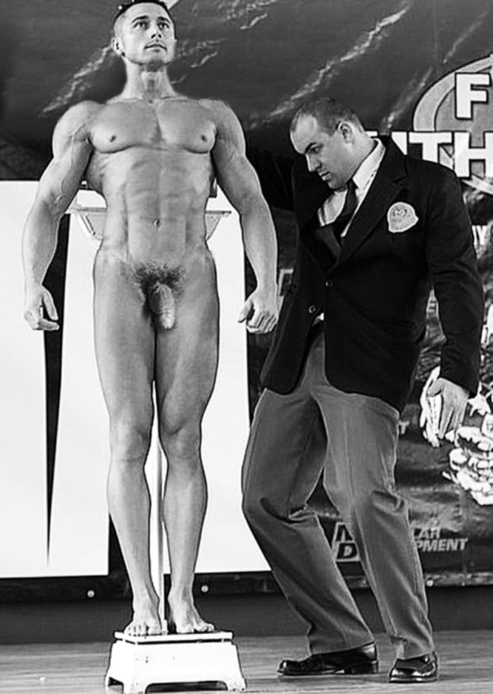 Ретро парни спортсмены голые
