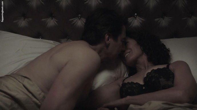 Голая актриса Дженнифер Билз