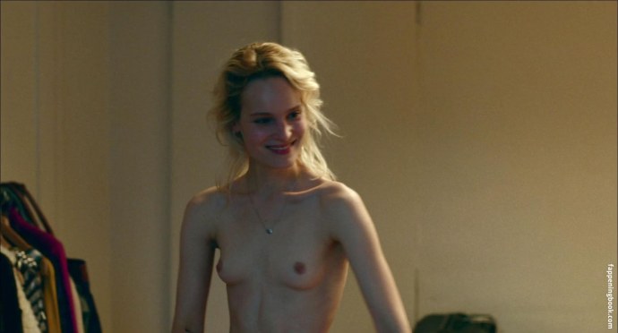 Мария Шалаева грудь