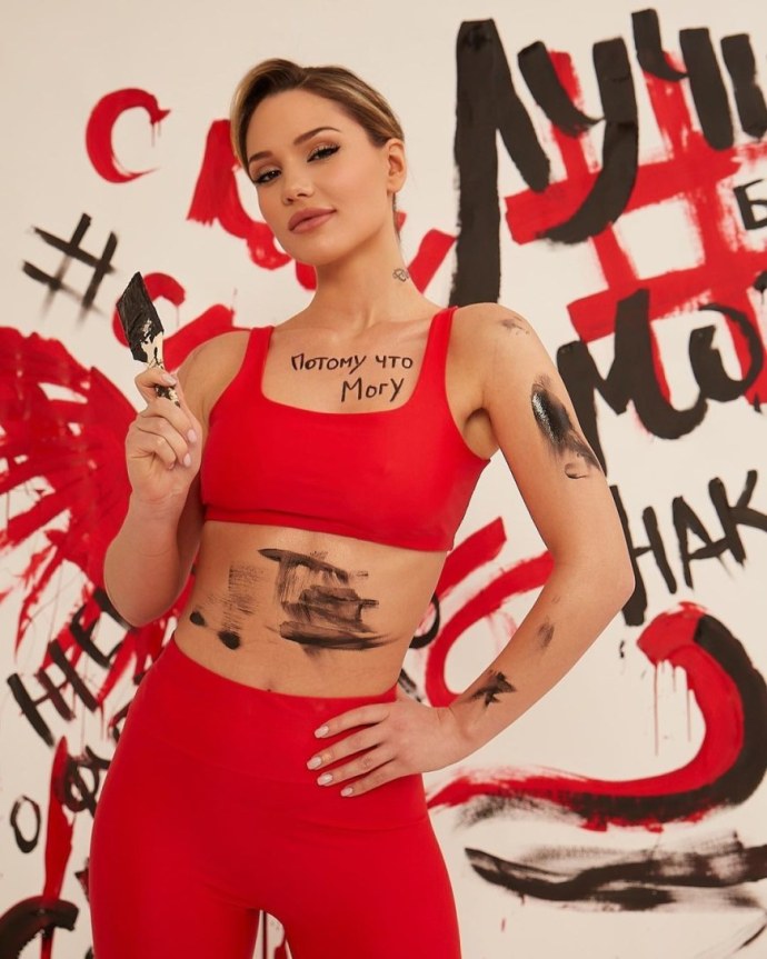 Naked News 2016 Кэтрин Кертис