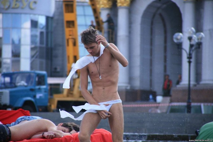 Виталий Козловский голый