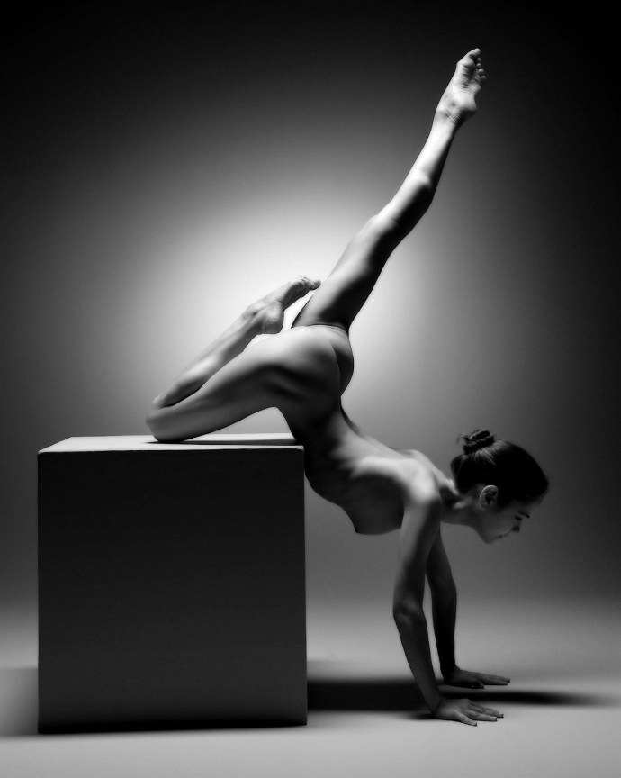 Японский балет в стиле ню