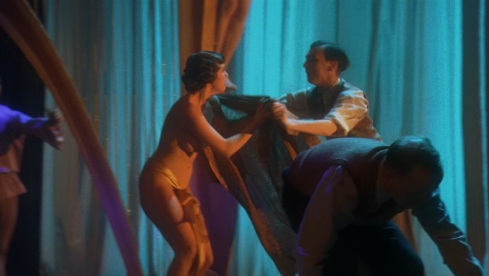 Натали Эммануэль постельные сцены