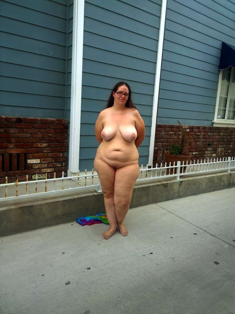 толстые голые на улице (120) фото