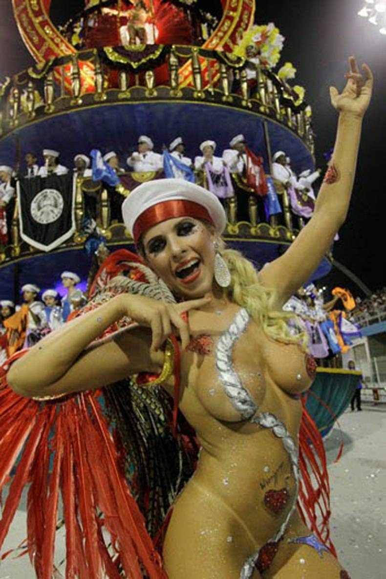 фото голая карнавал в бразилия фото 50