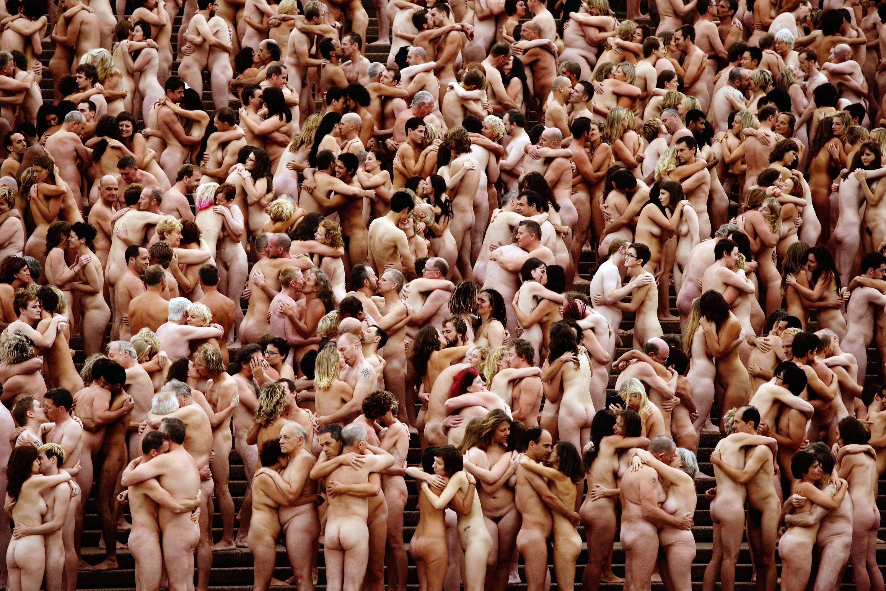 Толпы голых женщин (64 фото) .
