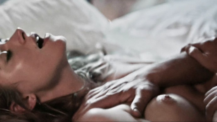 Имоген Дайер грудь голая