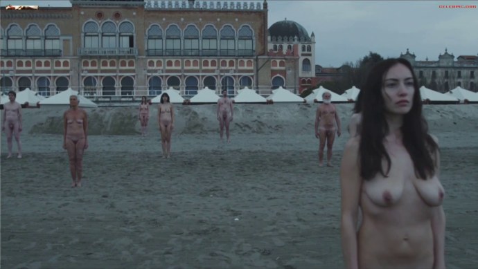 Голая Сесиль де Франс голая