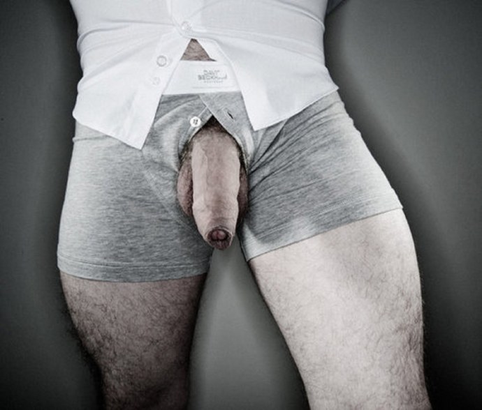 Мужские огромные члены в трусах