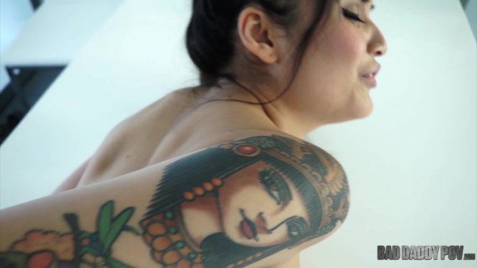 Девушка бумыча сливы xxx