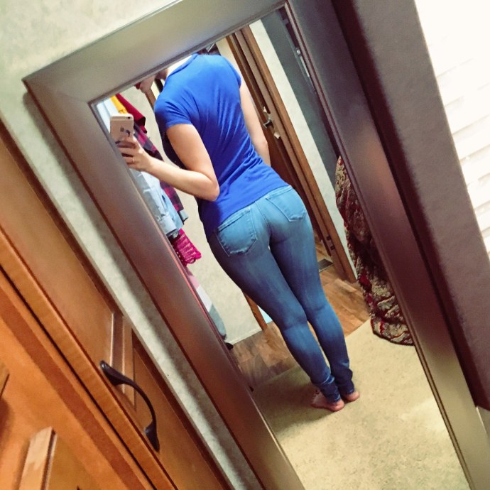 Селфи девушек в брюках