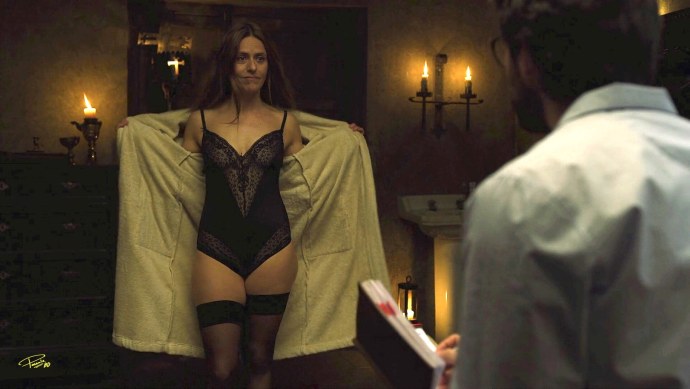 Белен Лопес голая грудь