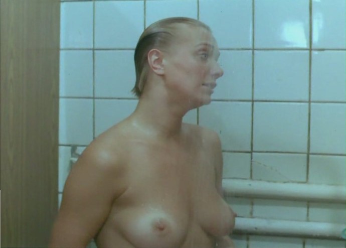 Линда Карделлини голая