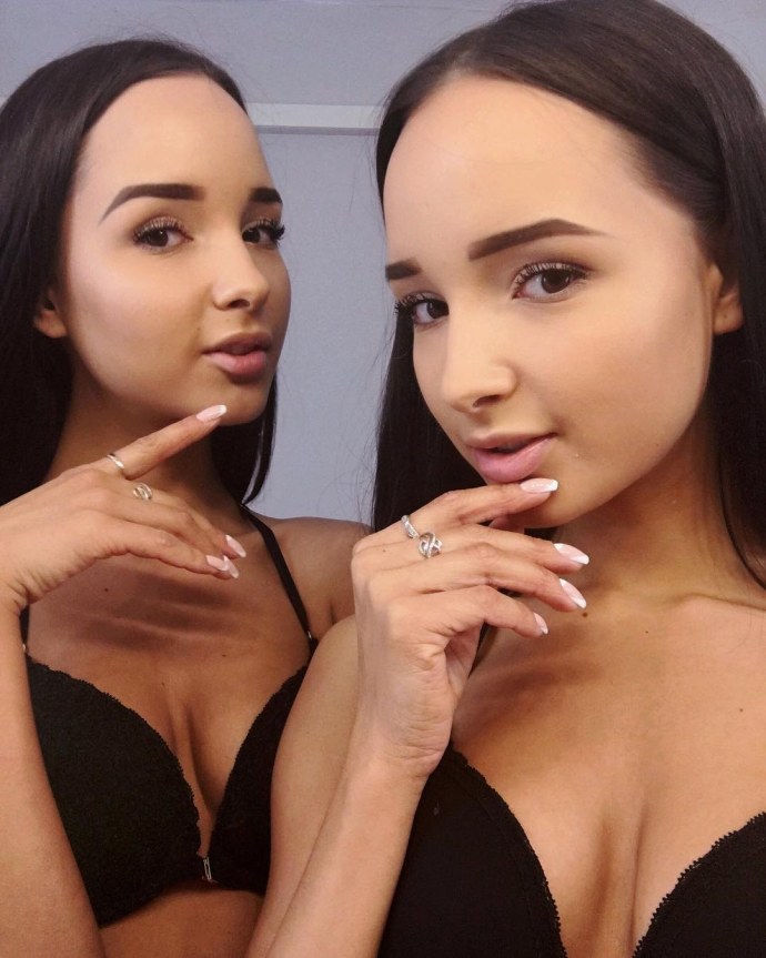 Сестры близняшки из Казани Алина и Аделя Фатхеевы