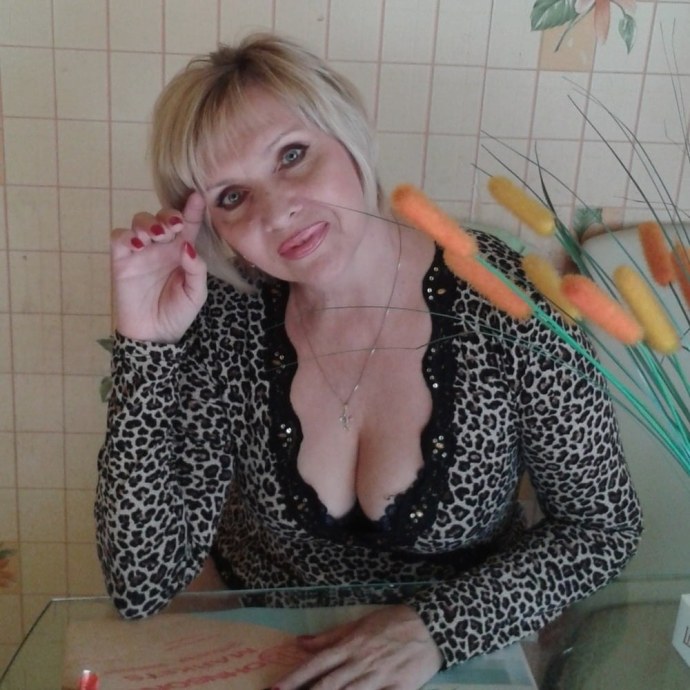 Взрослые женщины из социальных сетей