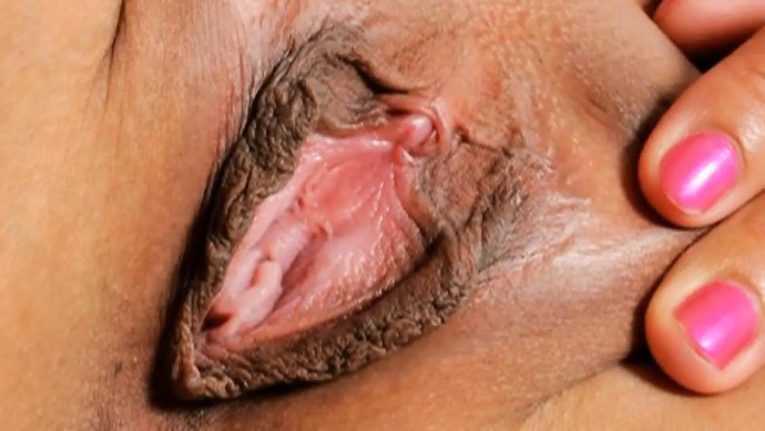 Лесби лижет огромный клитор