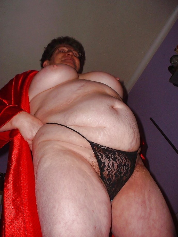 Толстые волосатые в стрингах