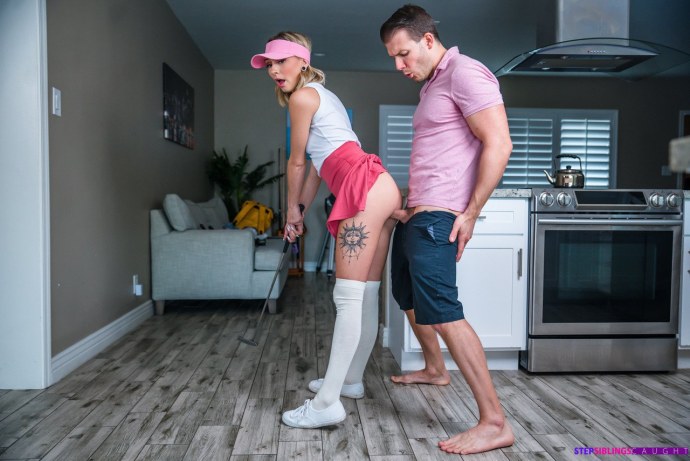 Инструктор по гольфу ххх