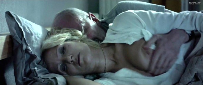 Яна Троянова обнаженка