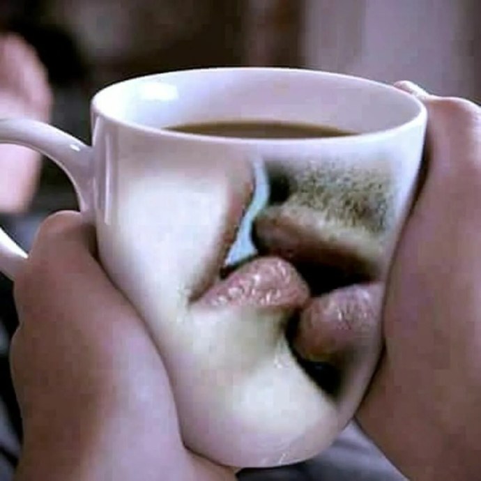 Жена отсосала на кухне