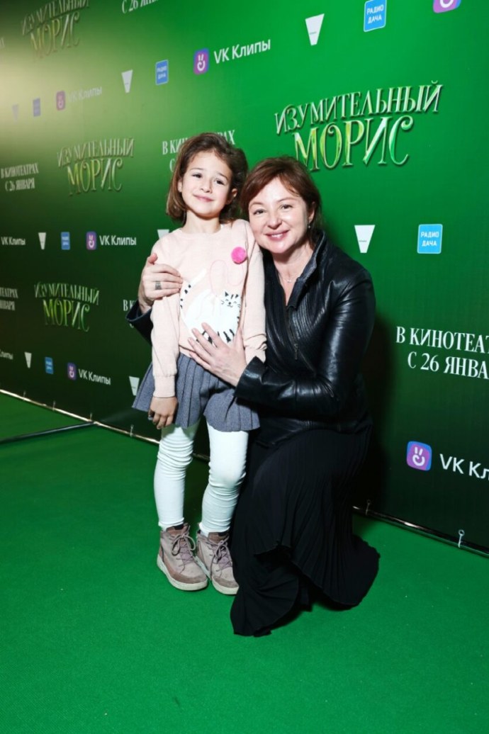 Белые звездочки на прозрачном фоне