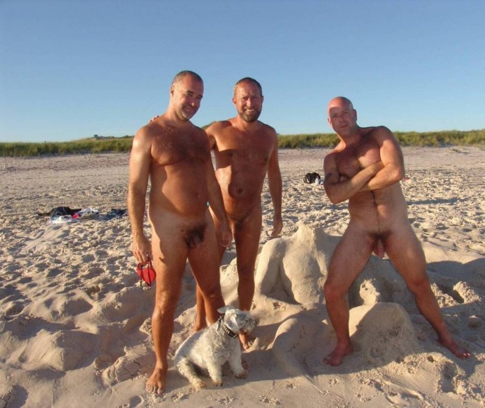 Трах на пляже без трусиков