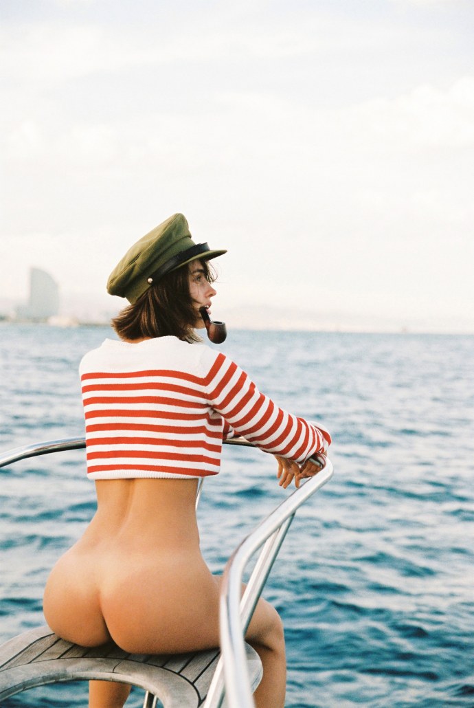 Ебля девок в тельняшках