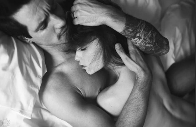 Женские ягодицы