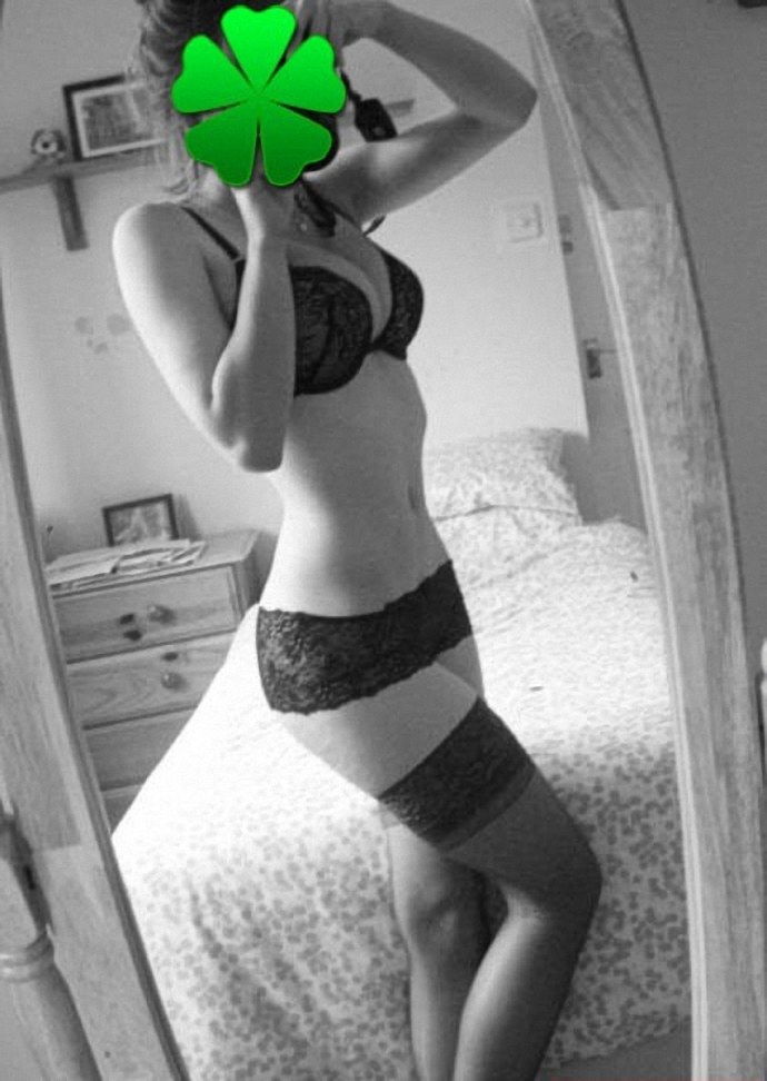 Селфи в черном Нижнем белье