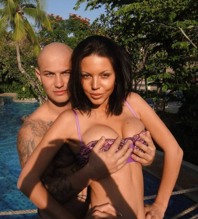 Оксана Самойлова в джакузи