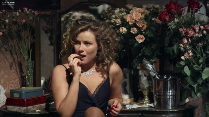 Голая Николь Кидман в фильме с широко закрытыми глазами