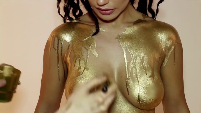 Голая Оля Серябкина без трусов