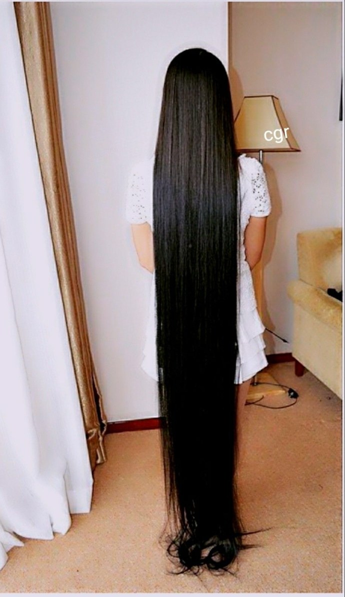 Длинные черные нарощенные волосы