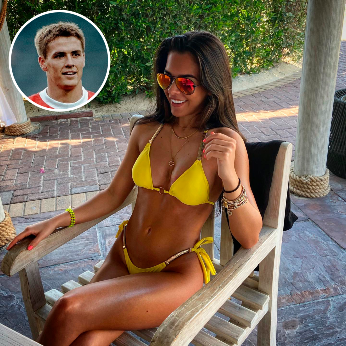 Голая английская футболиста Руссо