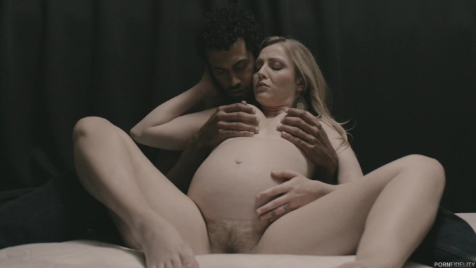 Карла куш беременная sex