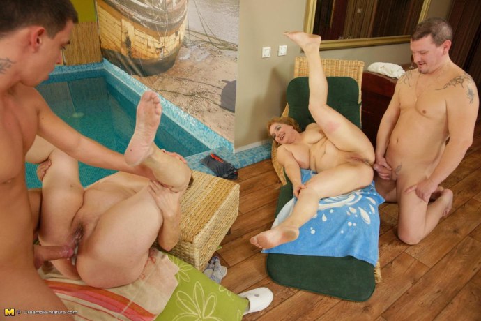 Оргия старушек в сауне