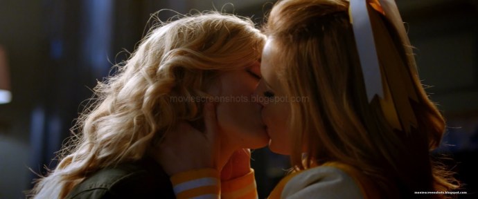 Соло красивой блондинки