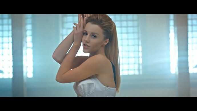 Юлиана Караулова Хьюстон