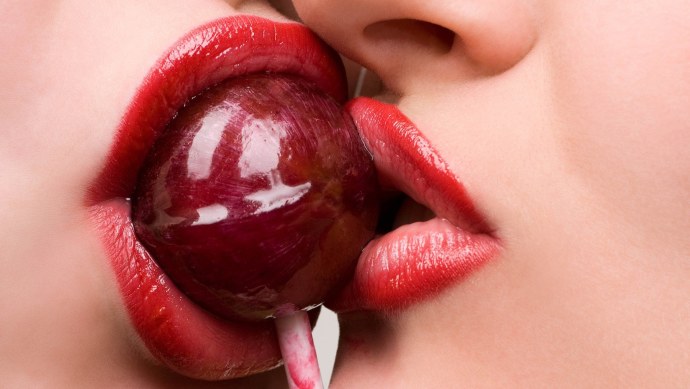 Женские губы