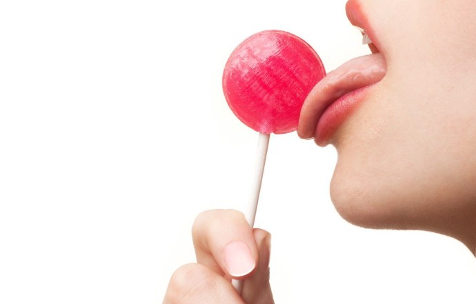 Девушка с Чупа чупсом