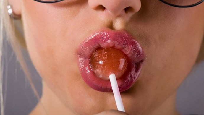 Чупа Чупс в виде женского органа