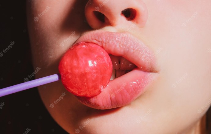 Губы с леденцом