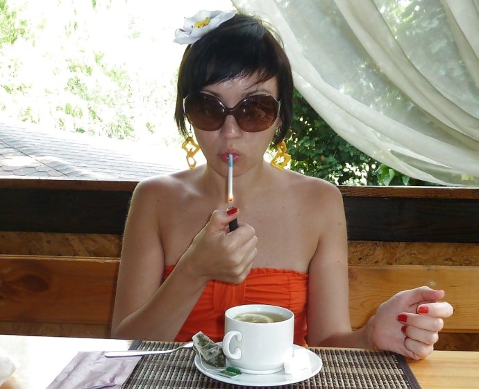 Лена Лялькина ню в юбке