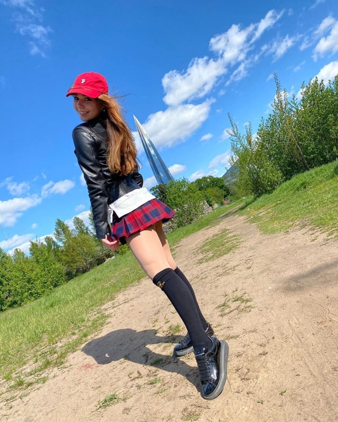 Красавицы фигуристки в стрингах