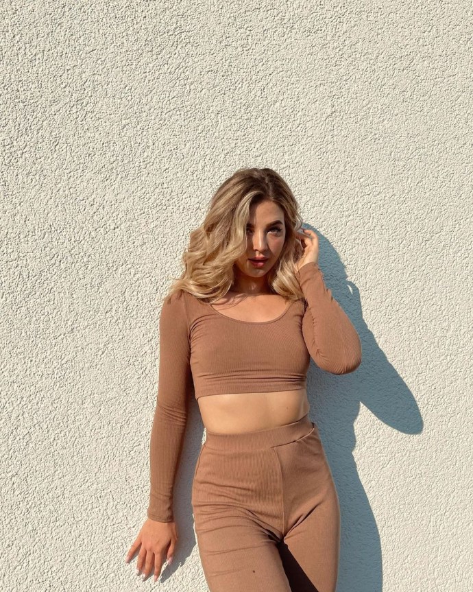 Аня Покров тиктокерша