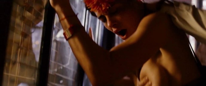 Виктория Джастис постельные сцены