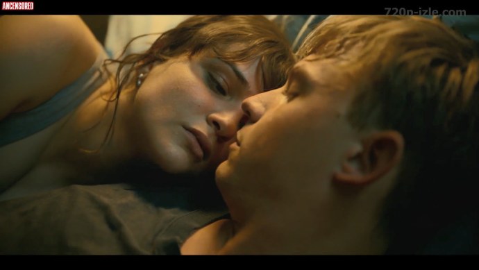 В парилке женской бани