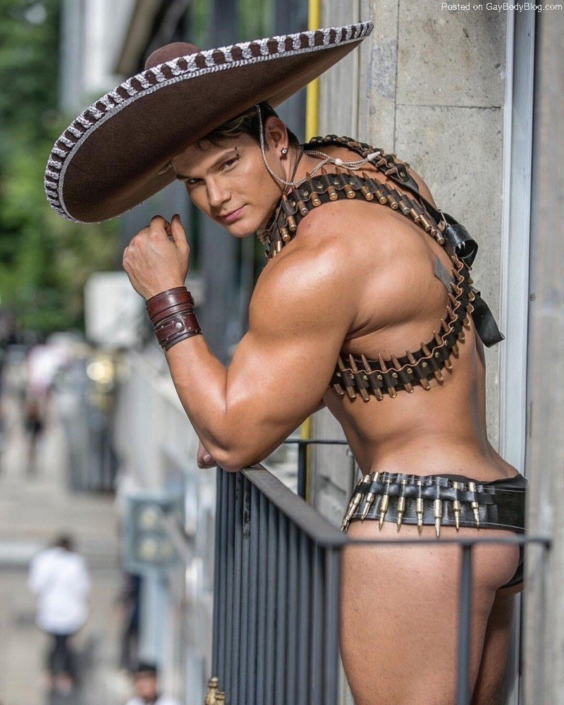 Модель Луис Доминго Баэз