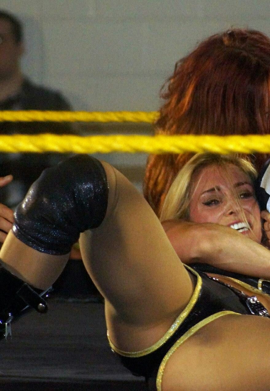 Charlotte Flair kunilingus