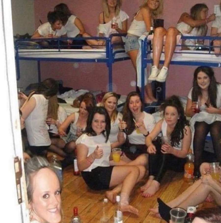 Девушки в общежитии